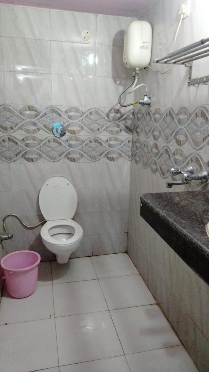 Hotel New Apple Rose Chandigarh Near Railway Station Dariya Uco Bank Ke Pass Bilik gambar