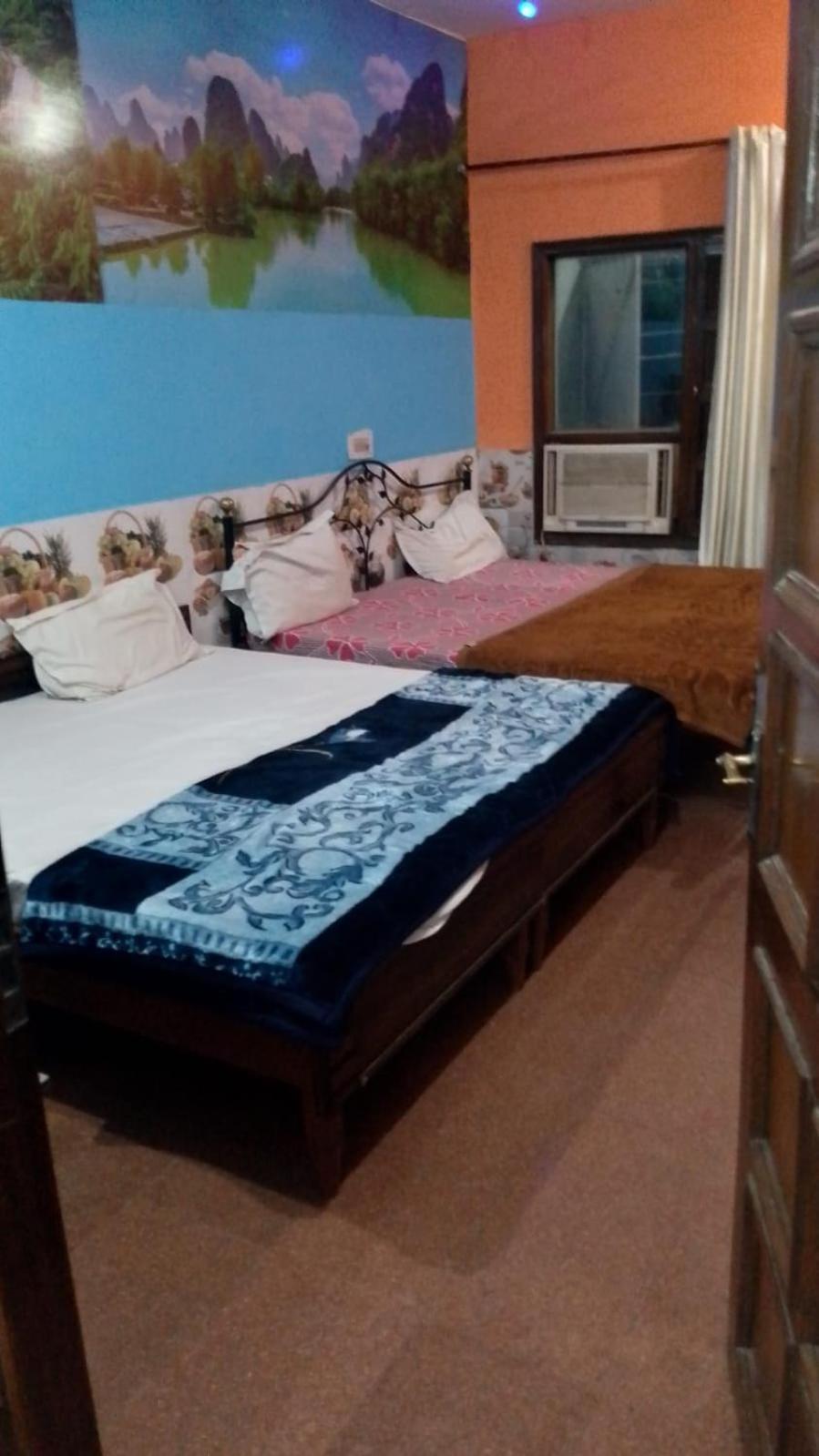 Hotel New Apple Rose Chandigarh Near Railway Station Dariya Uco Bank Ke Pass Bilik gambar